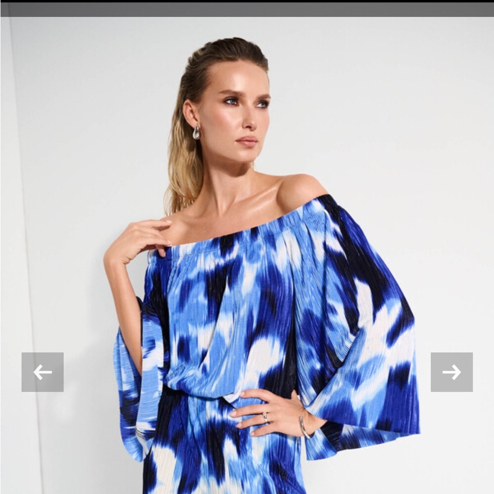 NWT Joseph Ribkoff blue and white flowy pull over top with elastic neckline